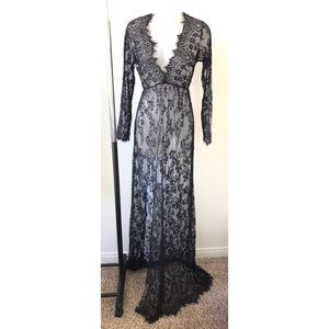 NWOT Pregnancy Lace Dress